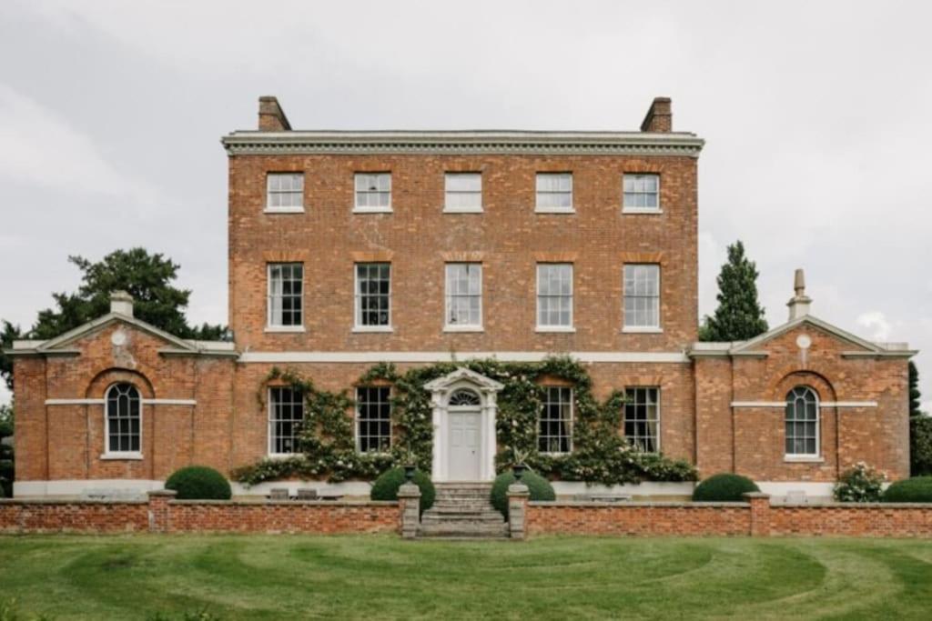 Cressy Hall - Historic Grade II Listed Manor, Gorgeous Topiary Garden Gosberton エクステリア 写真