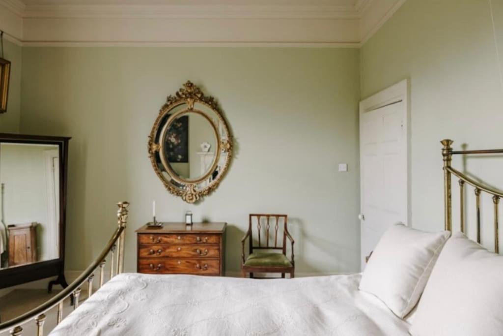 Cressy Hall - Historic Grade II Listed Manor, Gorgeous Topiary Garden Gosberton エクステリア 写真