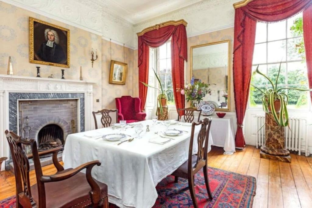 Cressy Hall - Historic Grade II Listed Manor, Gorgeous Topiary Garden Gosberton エクステリア 写真