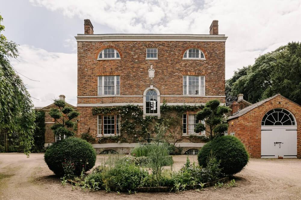 Cressy Hall - Historic Grade II Listed Manor, Gorgeous Topiary Garden Gosberton エクステリア 写真