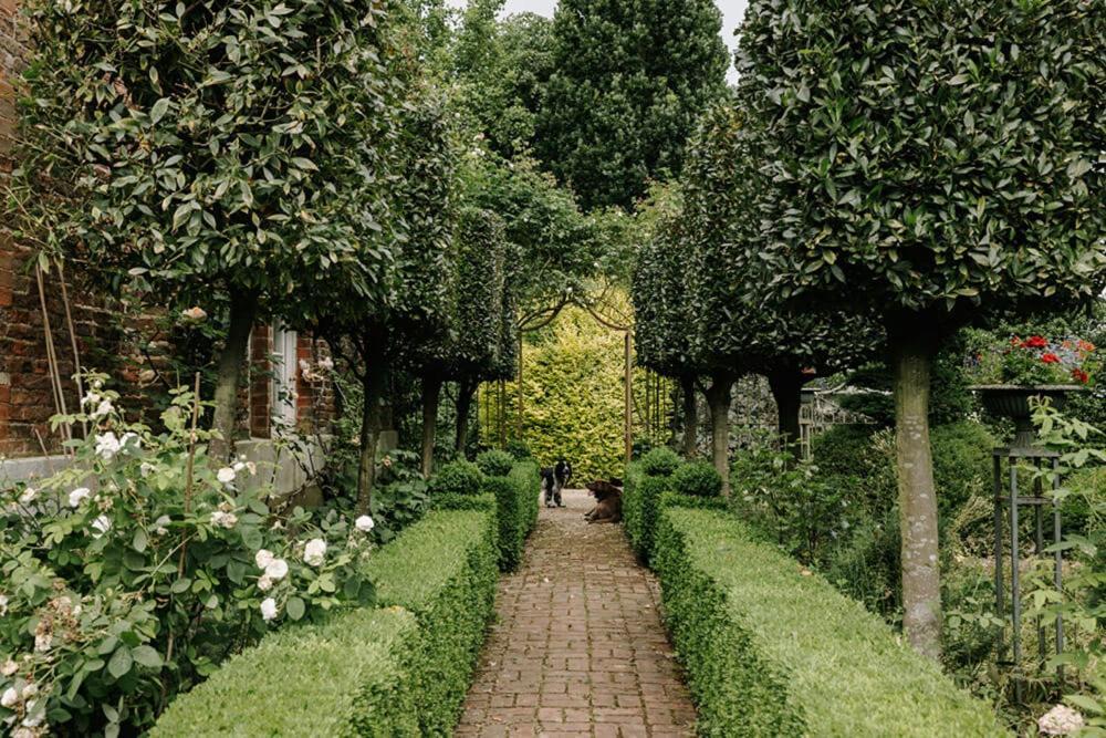 Cressy Hall - Historic Grade II Listed Manor, Gorgeous Topiary Garden Gosberton エクステリア 写真